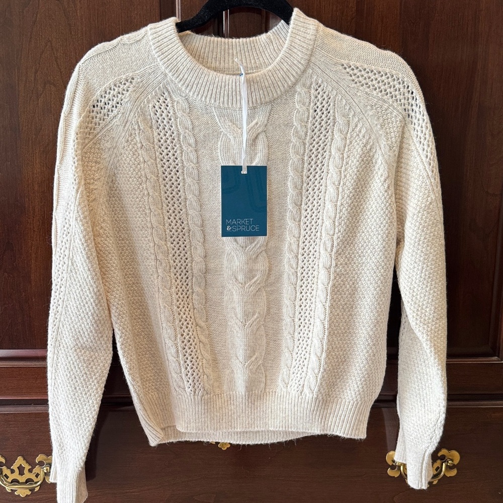 Market & Spruce Ivory Cable Knit Sweater